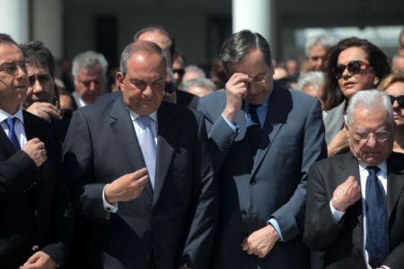 Νέα Δημοκρατία: Στροφή στα δεξιά ή στο Κέντρο;