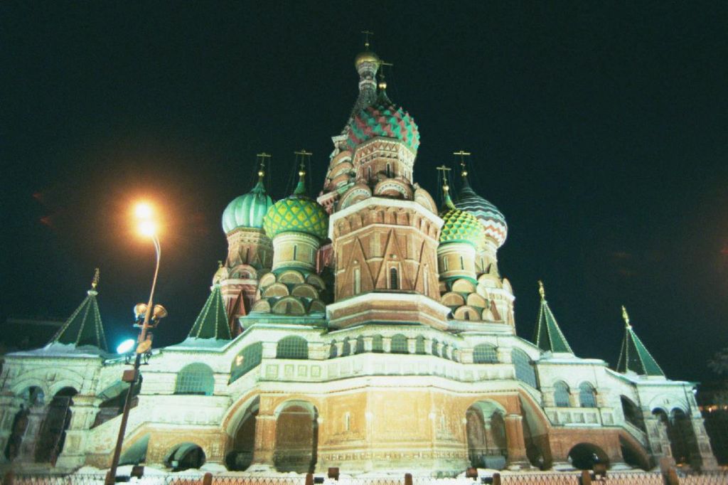 Tsipras arranges meetings with high-ranking officials in Moscow