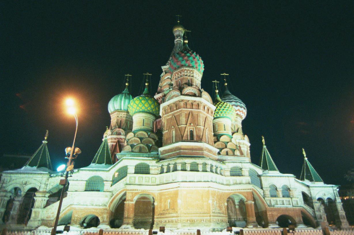 Tsipras arranges meetings with high-ranking officials in Moscow