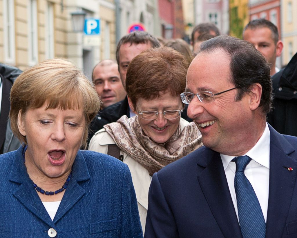 Ολάντ και Μέρκελ απειλούν με νέες κυρώσεις τη Ρωσία