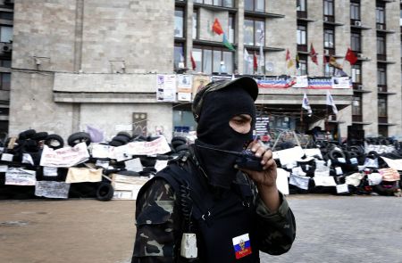 H Ρωσία καλεί σε διάλογο υπό τον ΟΑΣΕ Ουκρανία και φιλορώσους αυτονομιστές