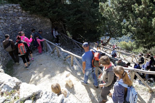 Oι τουρίστες της Κρήτης-Στα 1.162 ευρώ η μέση συνολική δαπάνη για το ταξίδι