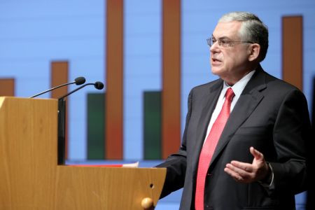 Στην εποχή Παπαδήμου επέστρεψαν οι καταθέσεις στις ελληνικές τράπεζες