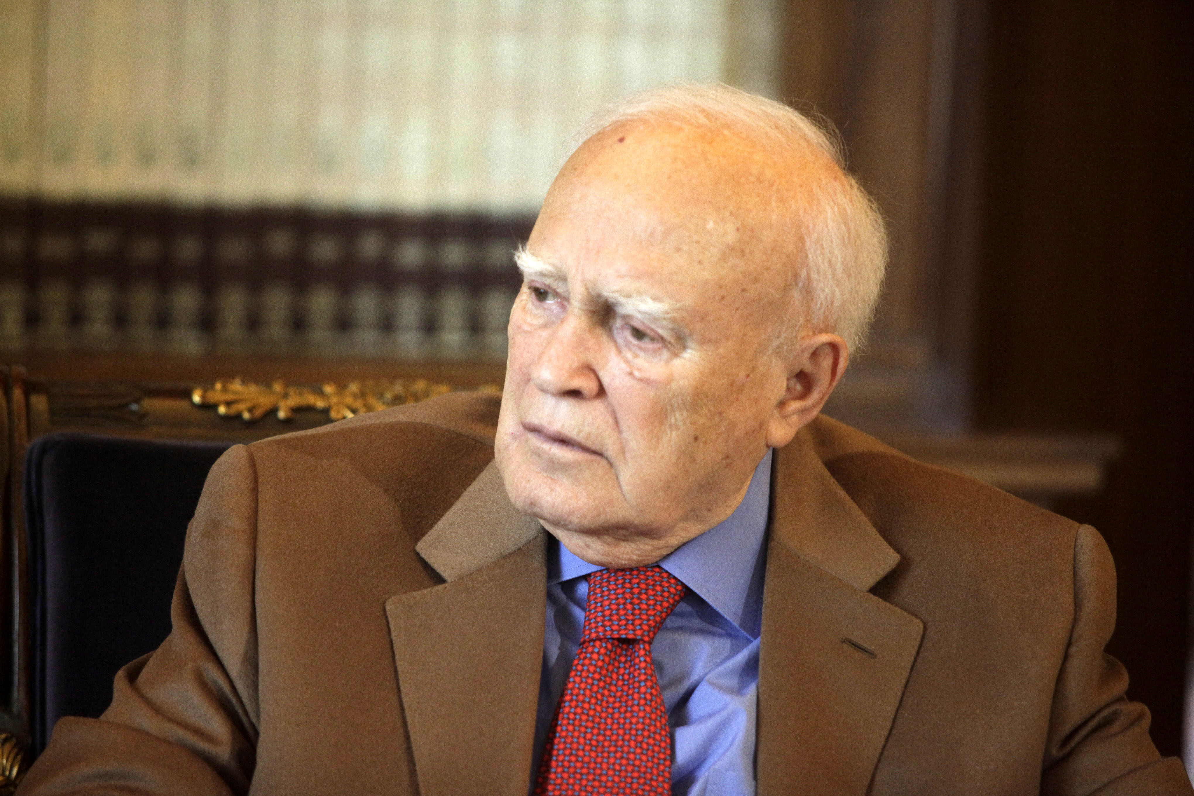 Ξενάγηση του Κ. Παπούλια στον αρχαιολογικό χώρο της Ερέτριας