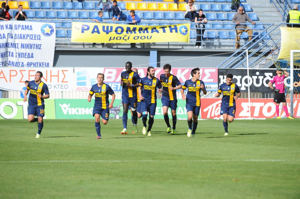 Στα γήπεδα και στην TV