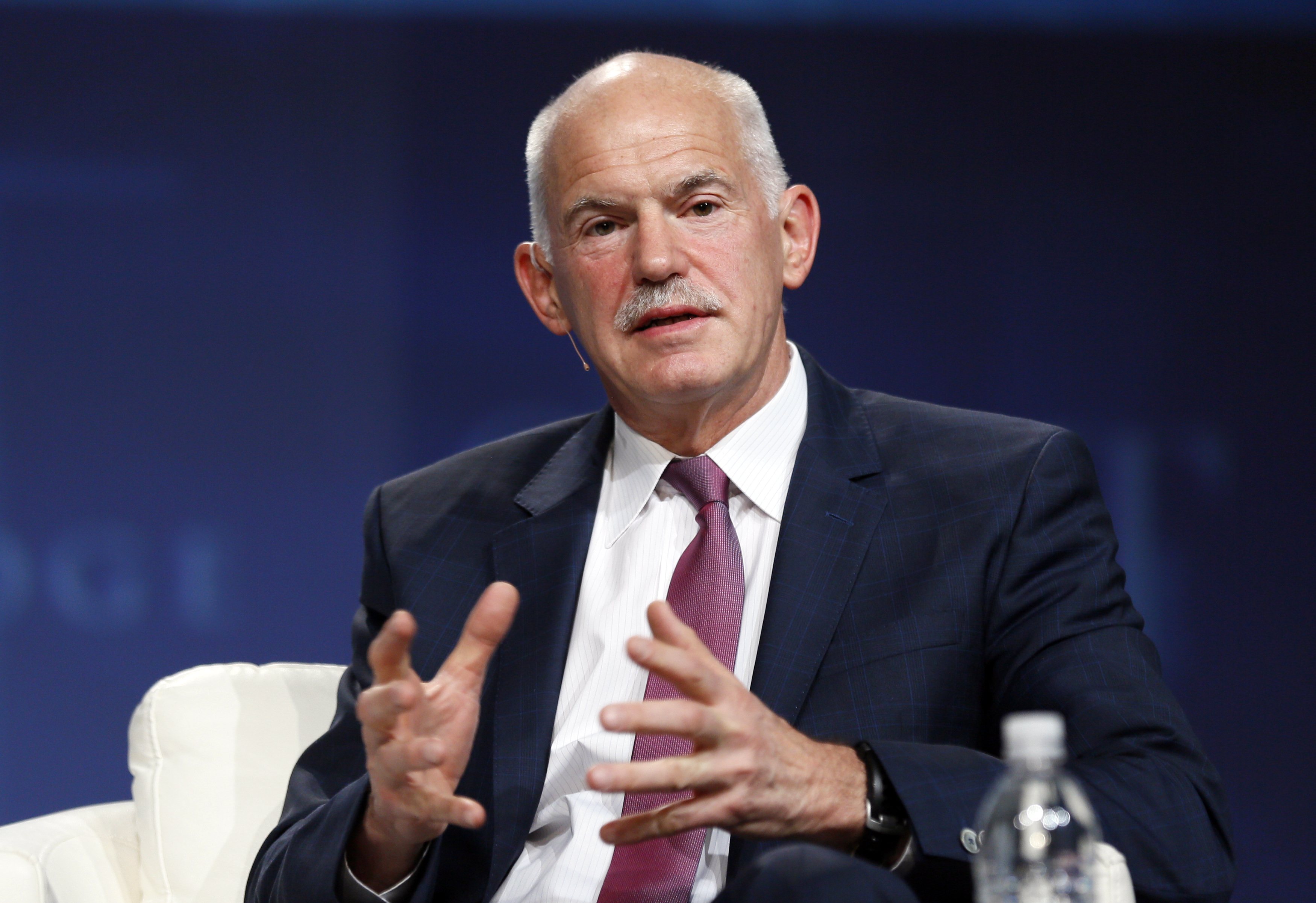 Παπανδρέου:Αντιδρά στις δηλώσεις Βούλτεψη για το έλλειμμα του 2009