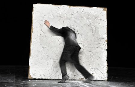 Ο Δημήτρης Παπαϊωάννου αναζητεί το νόημα της ζωής