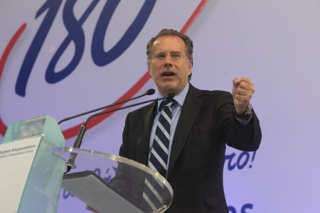 Σαμαράς: Στήριξη στην υποψηφιότητα Κουμουτσάκου