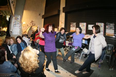 Αμεση επαναπρόσληψη των 397 καθαριστριών του ΥΠΟΙΚ μετά την δικαστική απόφαση που τις δικαίωσε