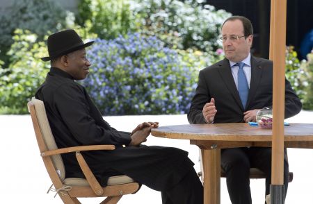 Ολάντ: Αμεσα συνολικό σχέδιο δράσης κατά της Μπόκο Χαράμ