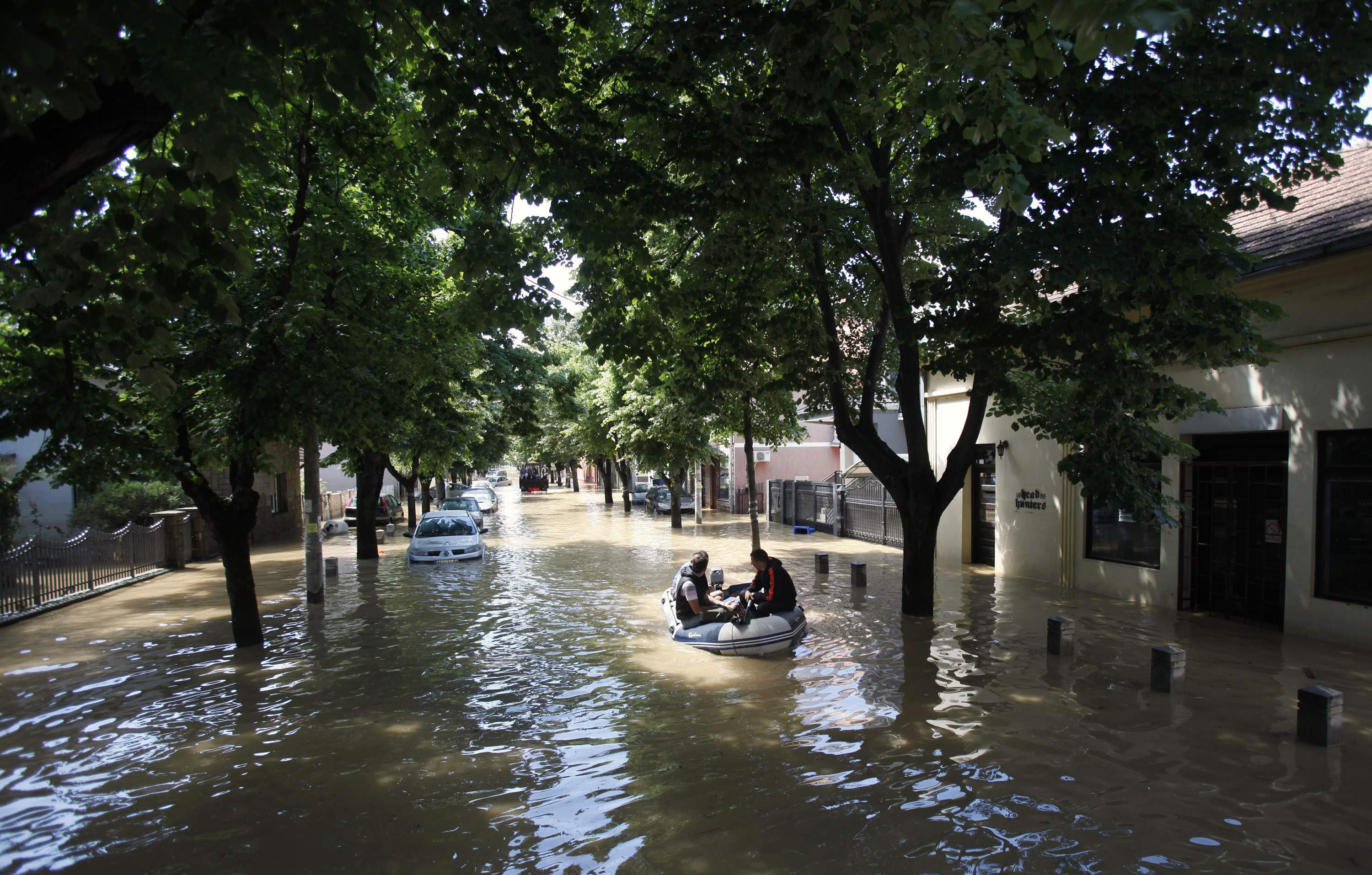 Βαλκάνια: Οι πλημμύρες παρασέρνουν νάρκες που δεν έχουν εκραγεί – Εκκληση για βοήθεια