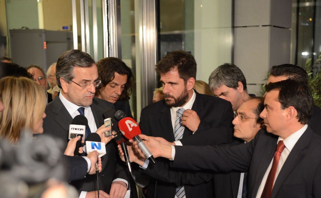 Αίσθηση ικανοποίησης στο Μαξίμου – Το βάρος στον β΄ γύρο των εκλογών