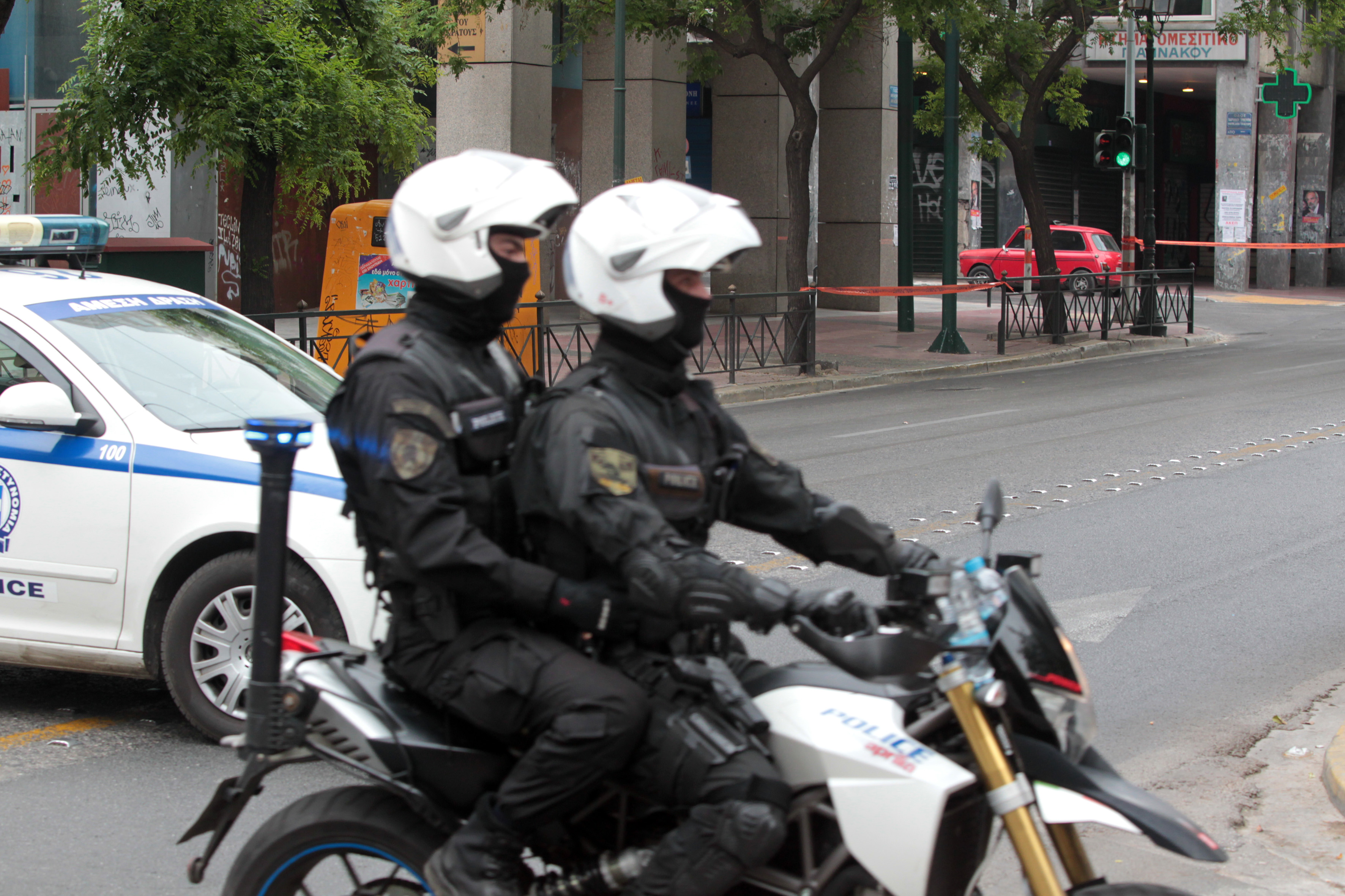 Κρήτη: Συλλήψεις  για παράνομη πώληση αερίου του γέλιου