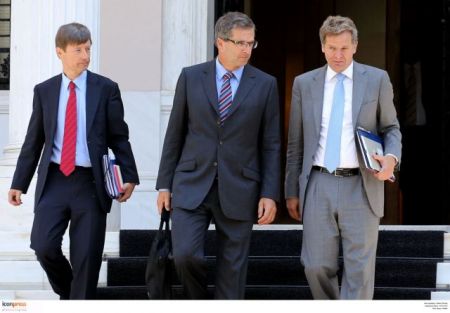 Η τρόικα δεν είναι μονόδρομος, σημειώνουν οικονομολόγοι