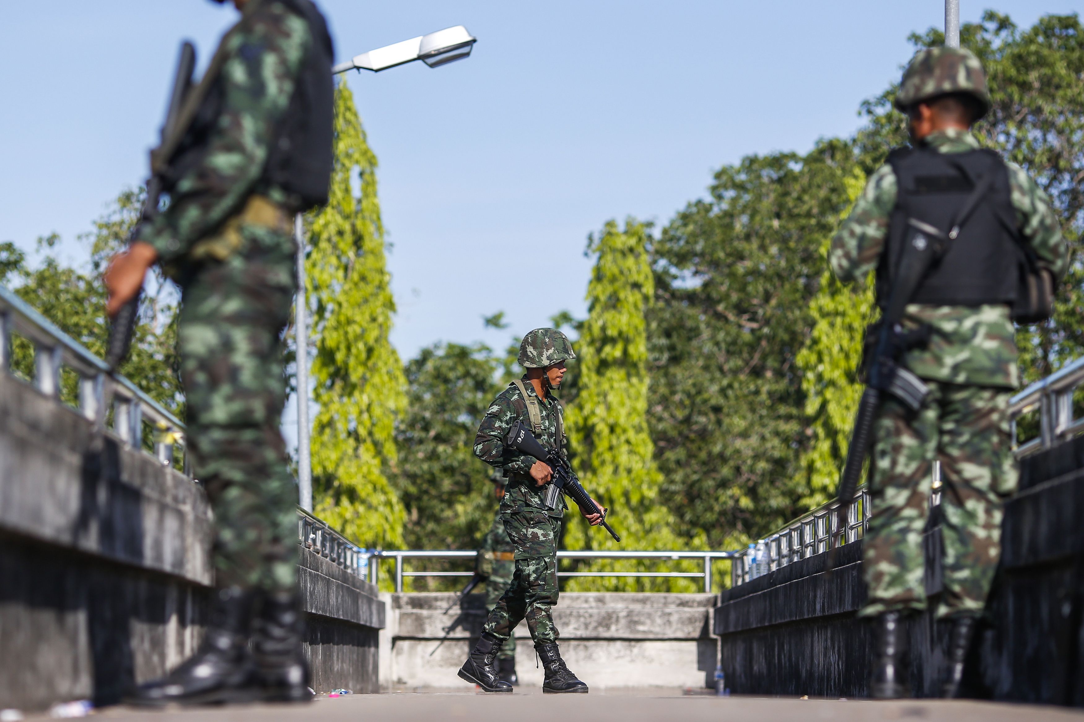 Ταϊλάνδη: Ρόλο «διαμεσολαβητή» αξιώνουν οι πραξικοπηματίες