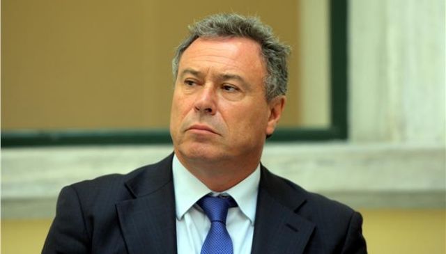 Την άμεση παραίτηση του αντιπεριφερειάρχη επί των Οικονομικών ζητά ο Γιάννης Σγουρός