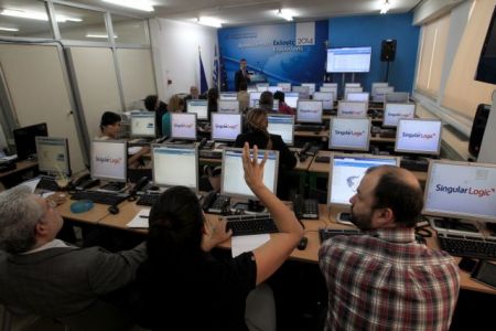 Αντίστροφη μέτρηση για τρεις κάλπες, 22.561 εκλογικά κέντρα, 39 κόμματα