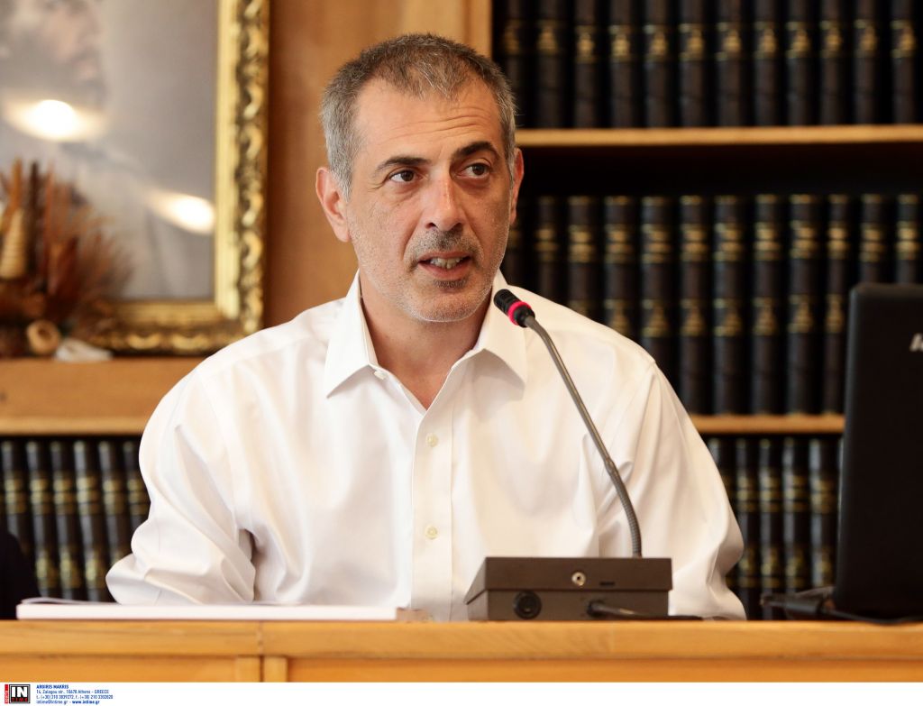 «Η σελίδα γύρισε» είπε ο Μώραλης απευθυνόμενος στον Μιχαλολιάκο