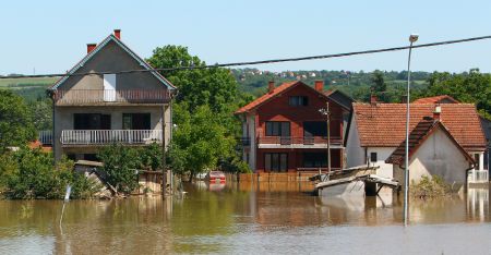 Ηρθη η κατάσταση έκτακτης ανάγκης στην Σερβία – Στους 33 οι νεκροί