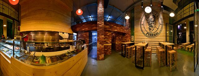 Street food με σούσι και φαλάφελ