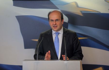 Κόντρα κυβέρνησης-ΣΥΡΙΖΑ για την ιδιωτικοποίηση των αεροδρομίων