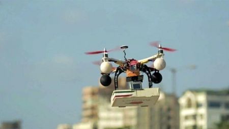 Μουμπάι: Διανομή πίτσας από τον ουρανό