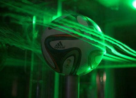 Η NASA εγκρίνει τη μπάλα του εφετινού Μουντιάλ