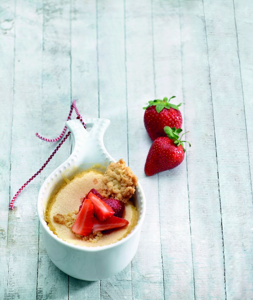 Κρέμα λεμόνι με φράουλες και μπισκότο αμυγδάλου