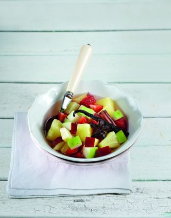 Φρουτοσαλάτα με λουίζα και μπαχαρικά