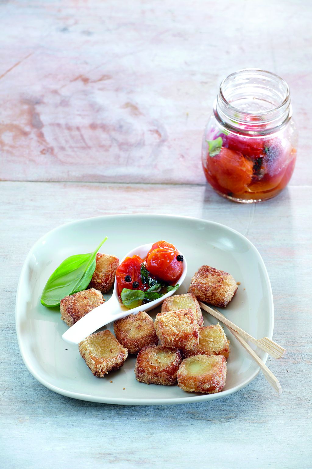 Κρουτόν φορμαέλας με ντοματίνια κονφί