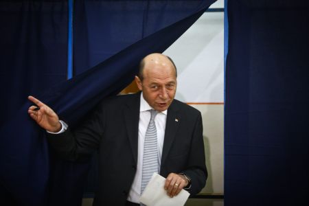 Ρουμανία: Παραίτηση του προέδρου Μπασέσκου ζητα η Βουλή