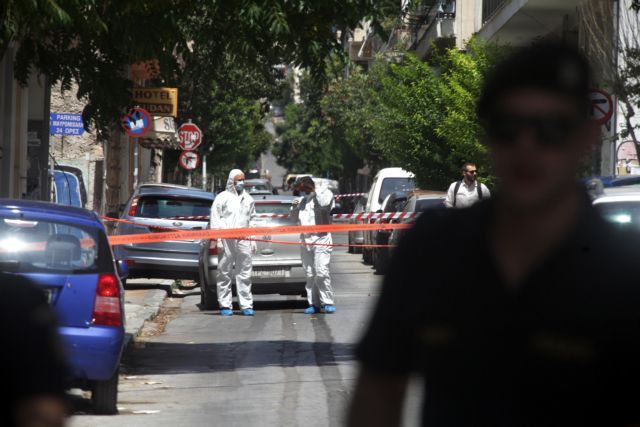 Shots fired against central PASOK offices in downtown Athens