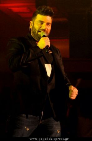 Οι… στιχουργοί του Twitter εμπνέονται από την γκάφα του Παντελίδη