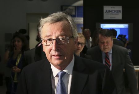 Γιούνκερ: «Δεν θα πέσω στα γόνατα μπροστά στους Βρετανούς»