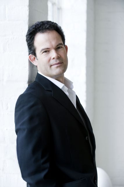 Τζέραλντ Φίνλε: Τραγουδώντας στο…Κιλιμάντζαρο!