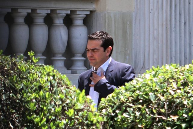 Tsipras travels to Belgrade for meeting with Serbian President