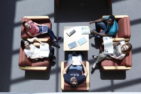 Νέα προγράμματα υποτροφιών από το Αμερικανικό Κολλέγιο Ελλάδος