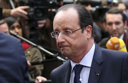 «Αναποφάσιστος και ασυνεπής» είναι ο ψευδο-Σοσιαλιστής Ολάντ