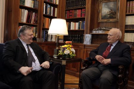 Βενιζέλος σε Παπούλια: Δεν αντέχει κανείς λιτότητα και ανεργία