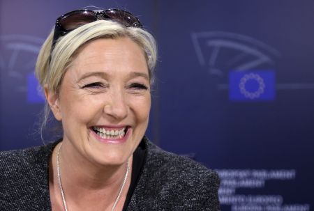 Γαλλία: Πρώτη η Mαρίν Λεπέν στις δημοσκοπήσεις για τις προεδρικές