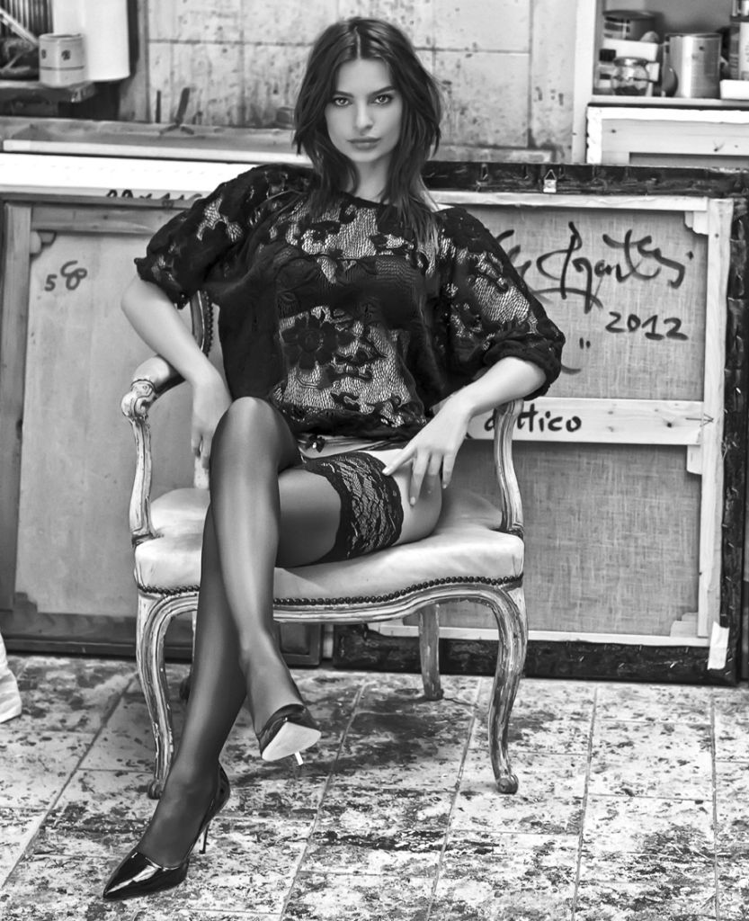 Η Εμιλι Ρατακόφσκι τα σπάει