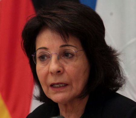 Μια περίεργη κλήση για την κυρία Δαμανάκη