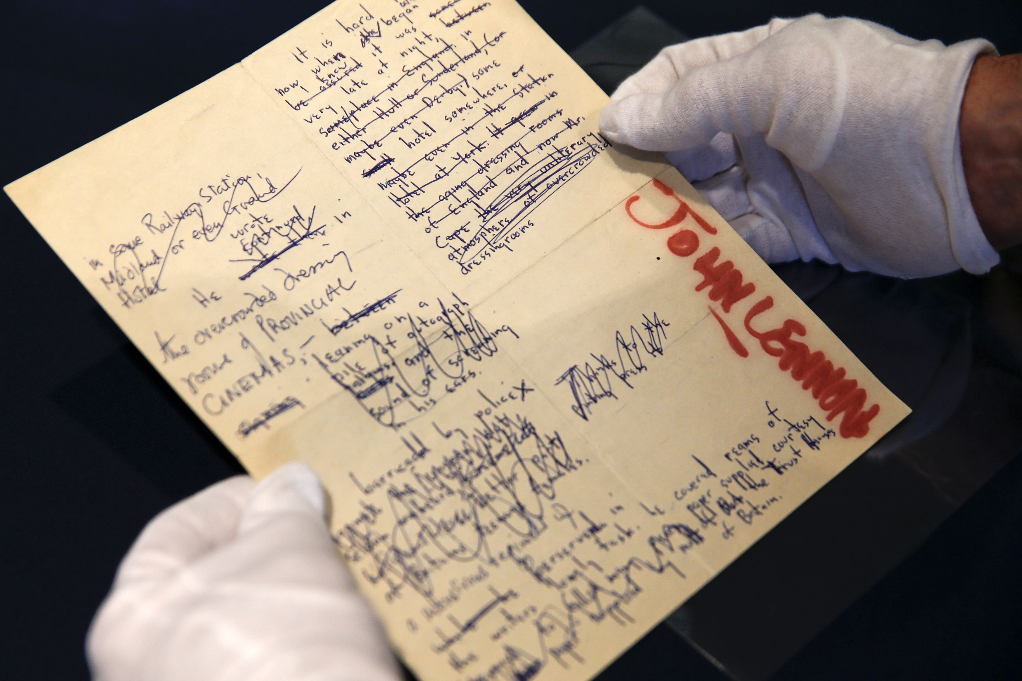Για 2,9 εκατ. δολάρια πουλήθηκαν τα χειρόγραφα του Τζον Λένον