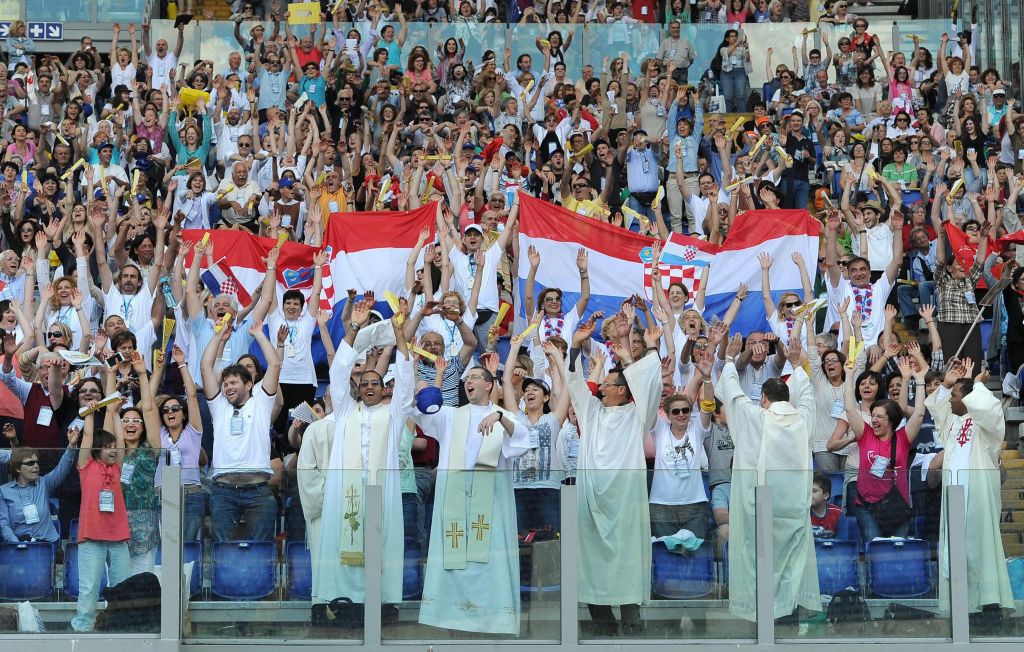 Ρώμη: 48.000 πιστοί υποδέχτηκαν τον Πάπα στο «Ολύμπικο»