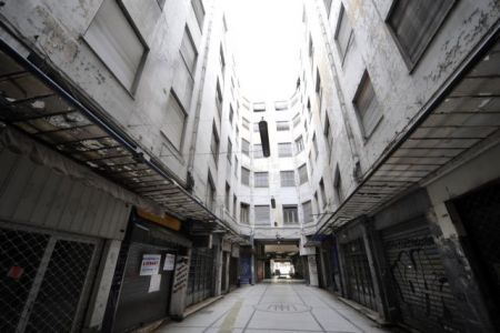 Λιγότερα λουκέτα στο εμπορικό κέντρο της Αθήνας