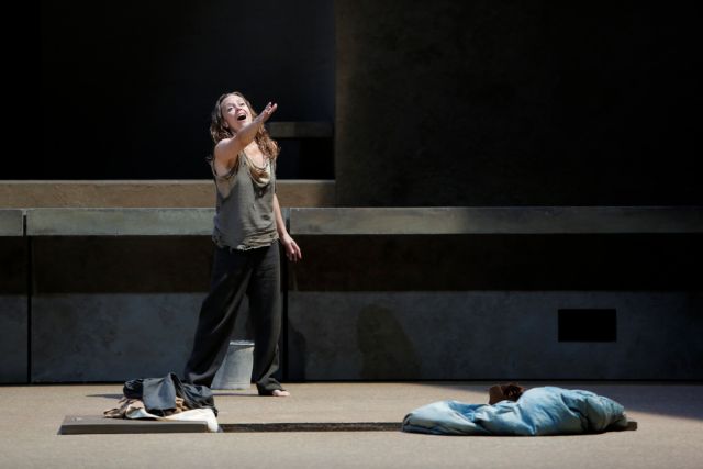 Η Ηλέκτρα θρηνεί την αυγή