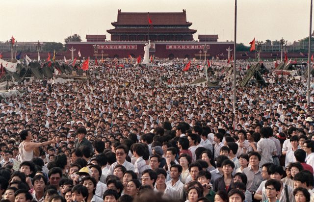 Κίνα – Πλατεία Τιενανμέν: Η σφαγή που έγινε «οικογενειακό μυστικό»