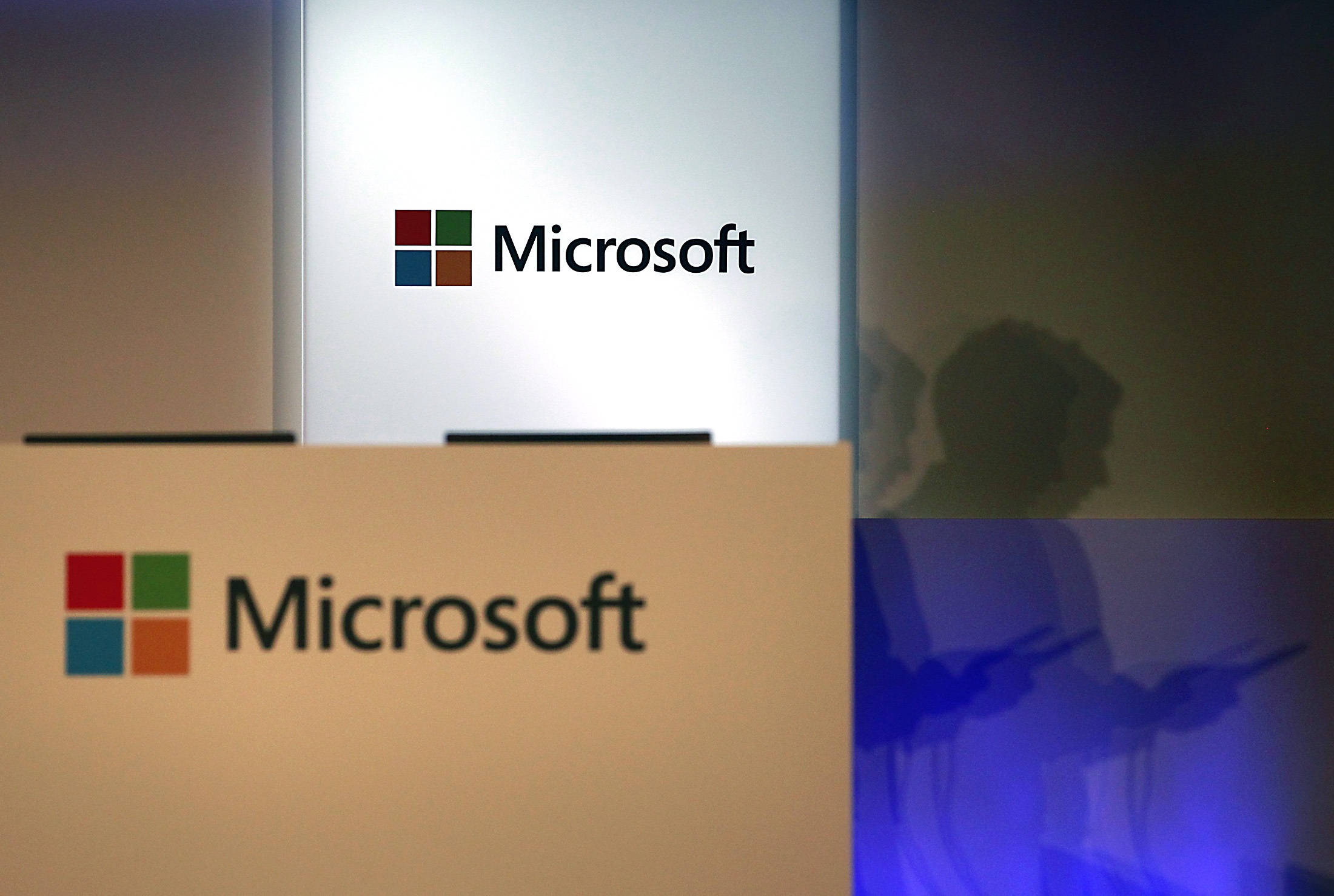 Η Microsoft σχεδιάζει πάνω από 5.800 απολύσεις