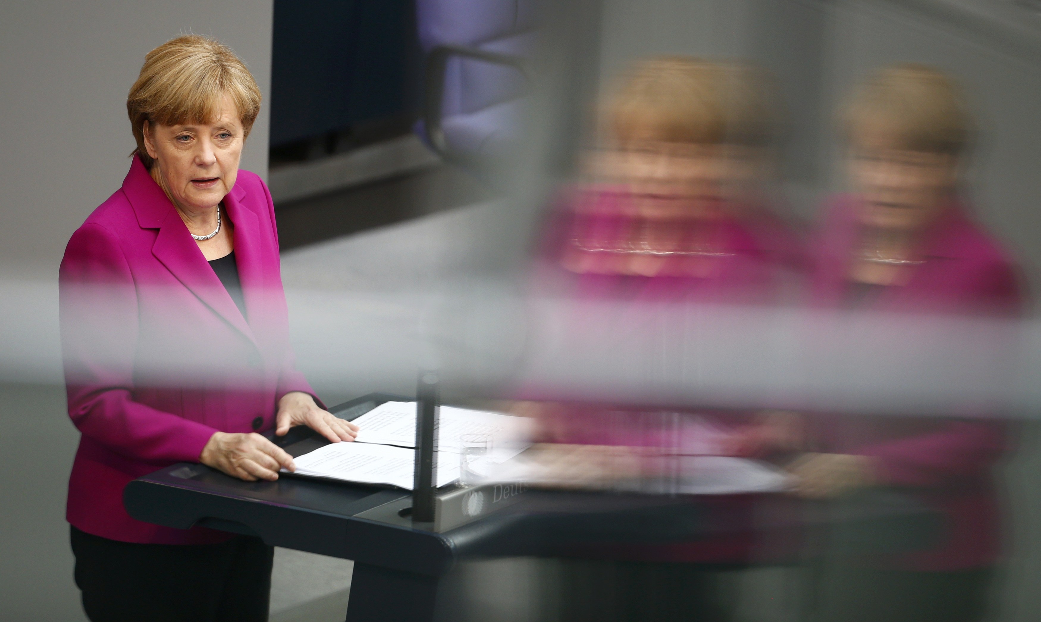 Μέρκελ: Ασκούμε πιέσεις για να γίνει δεκτός ο Ζαν-Κλοντ Γιούνκερ