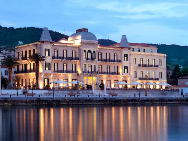 Γαλάζιο, τάνκερ και λάμψη